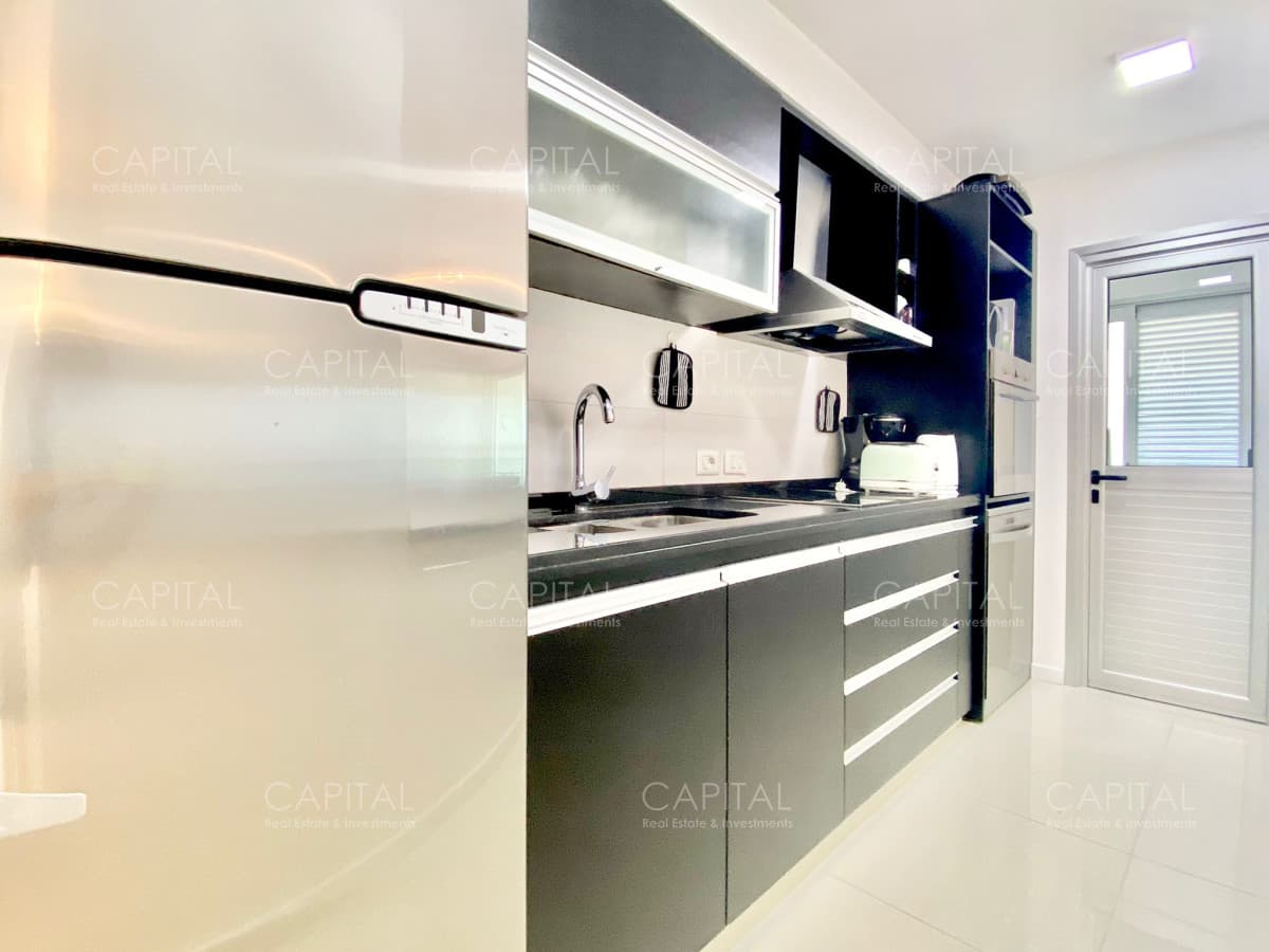 Apartamento en Venta Punta del Este con Buen Balcón Vista Al mar