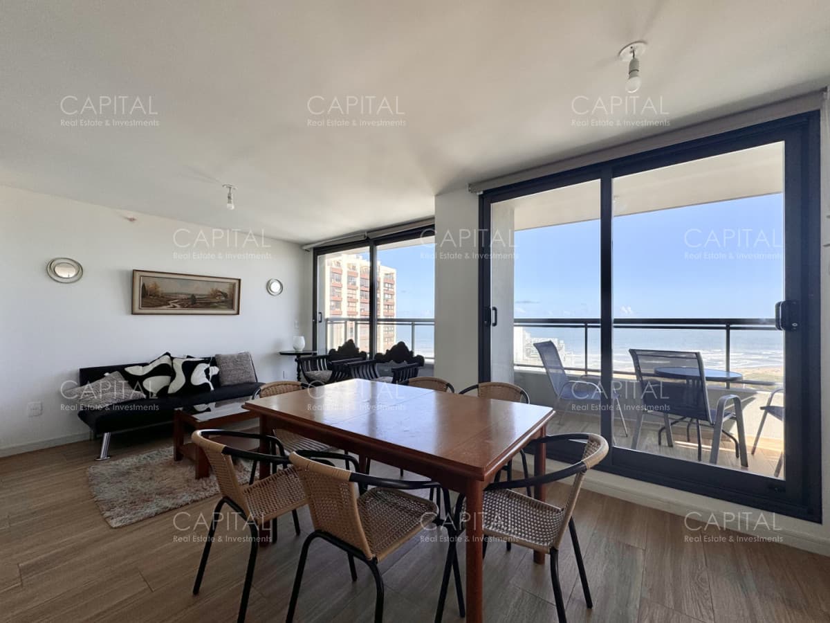 Apartamento con vista al Mar en venta de dos dormitorios, La Pastora, Punta del Este.