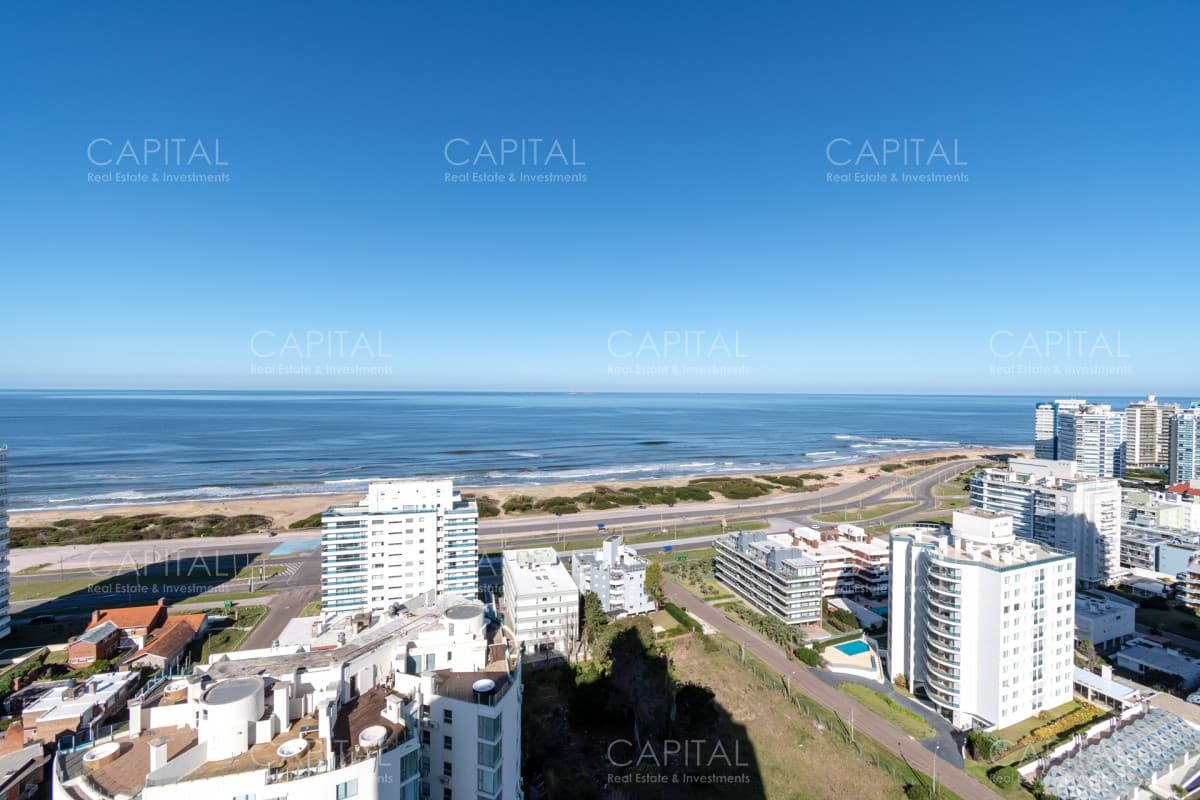 Apartamento en Venta - Playa Brava, Punta del Este