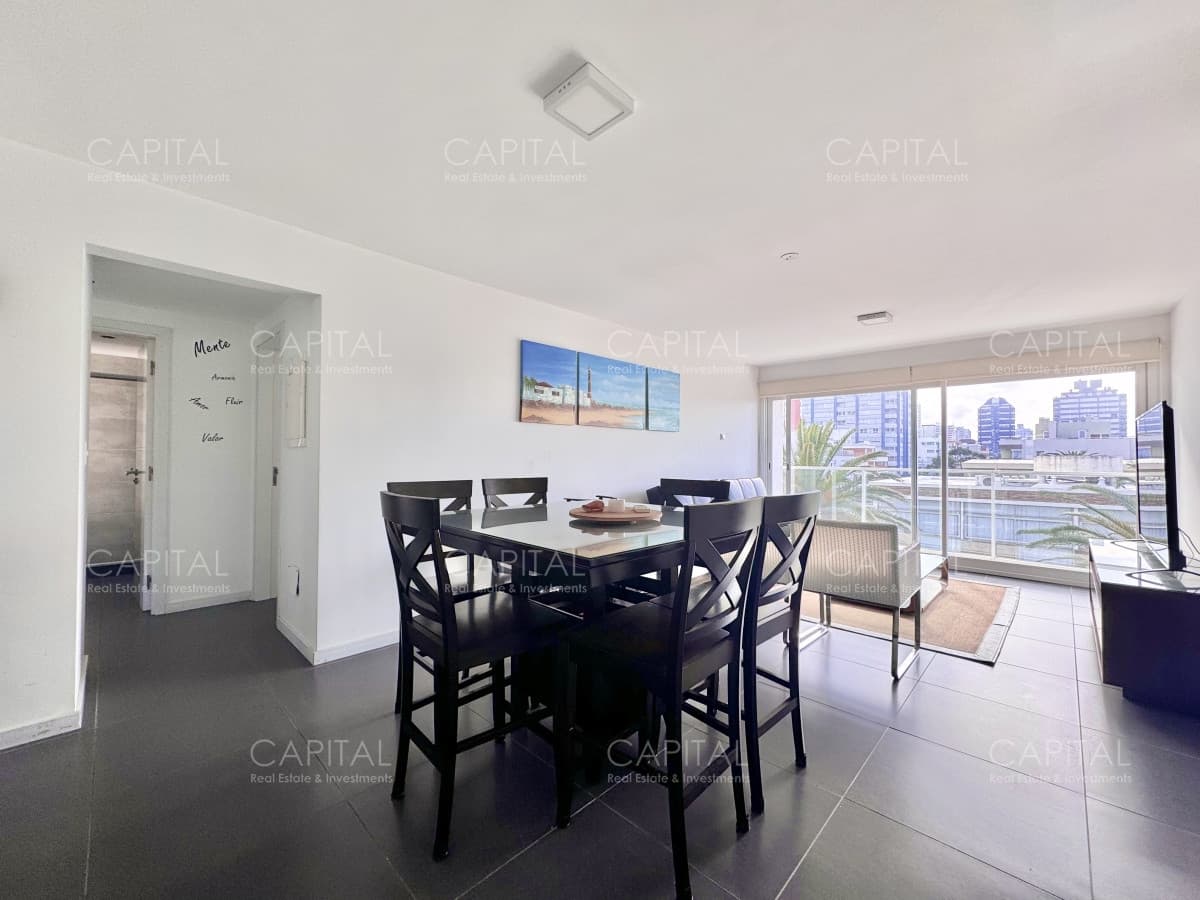 Apartamento en Venta de Tres Dormitorios en Peninsula