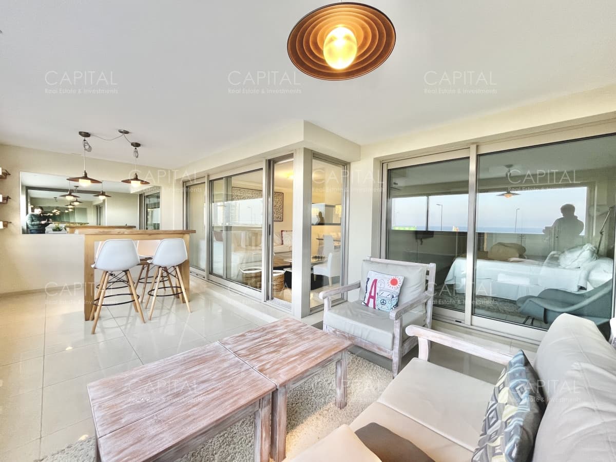 Alquiler apartamento tres dormitorios en suite en edificio de categoria playa Brava Punta del Este