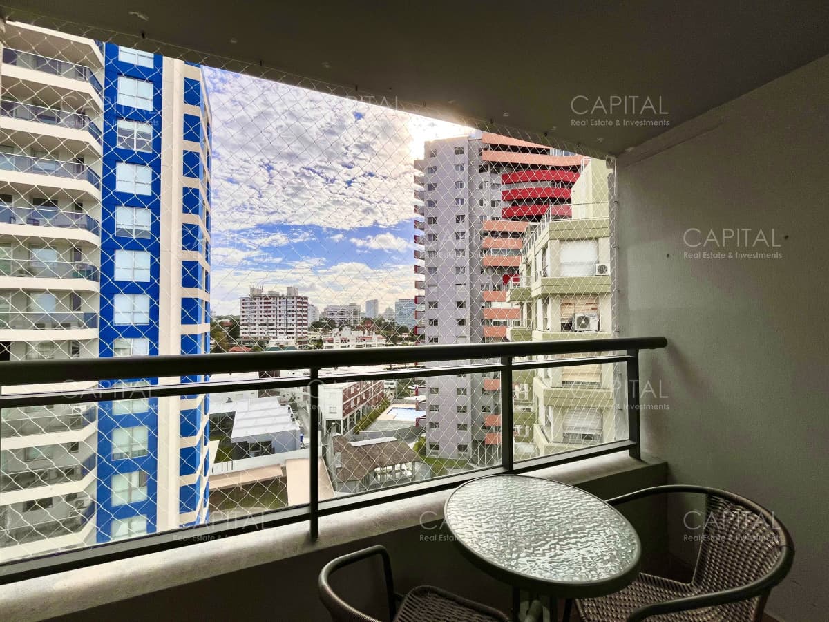 Apartamento de 2 Dormitorios en venta  con Vista al Mar