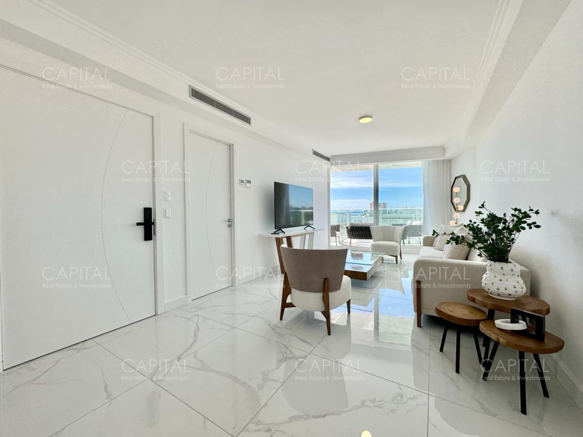 Apartamento de dos dormitorios en suites en Paramount Smart Tower en  Venta