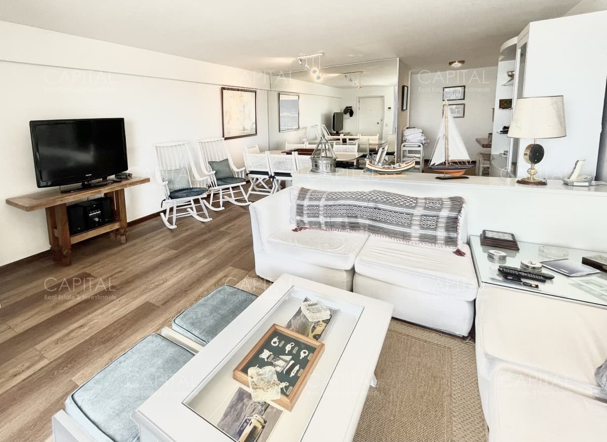 Fontemar Punta del Este Apartamento de 4 dormitorios con vista al puerto en venta