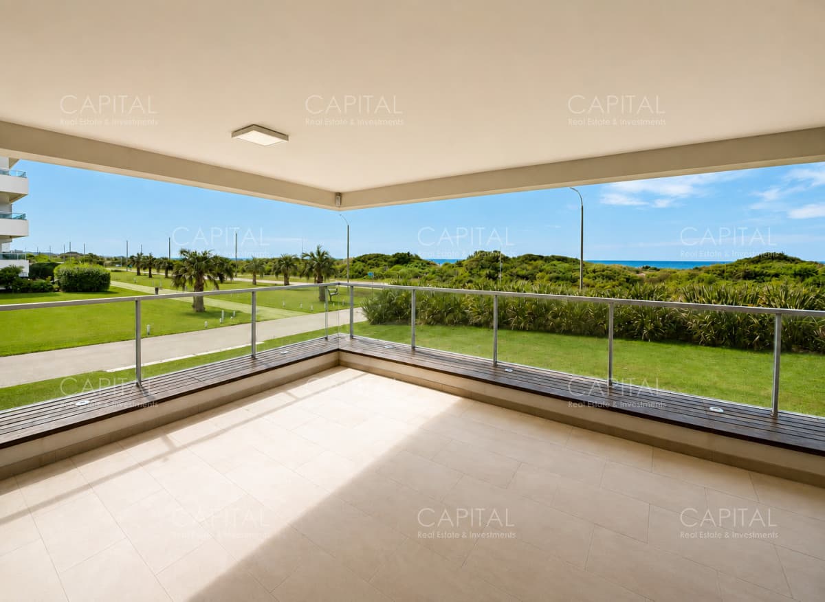 Departamento en Primera línea en Punta del Este,Playa Bravaen Venta