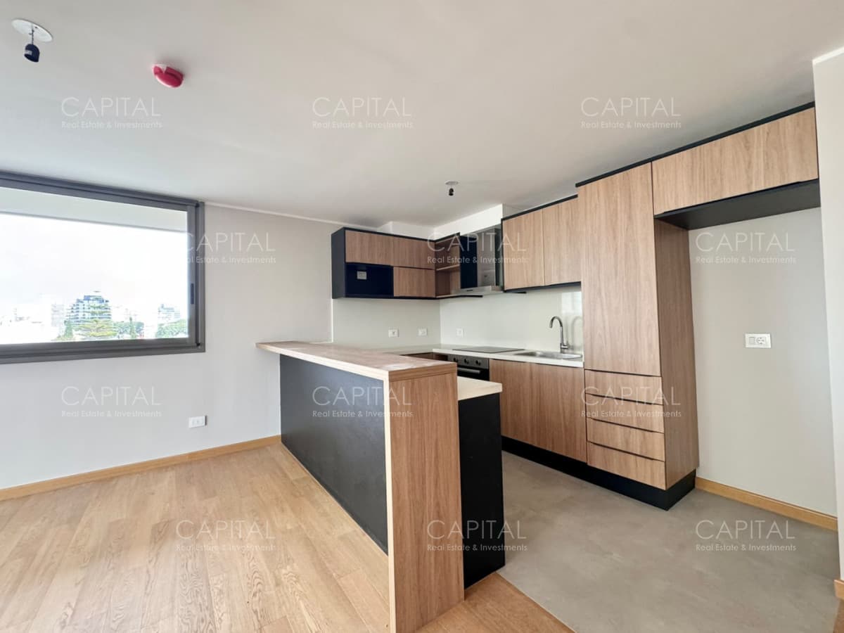 Apartamento de un dormitorio con amplia terraza en venta, zona Parque Rodo.