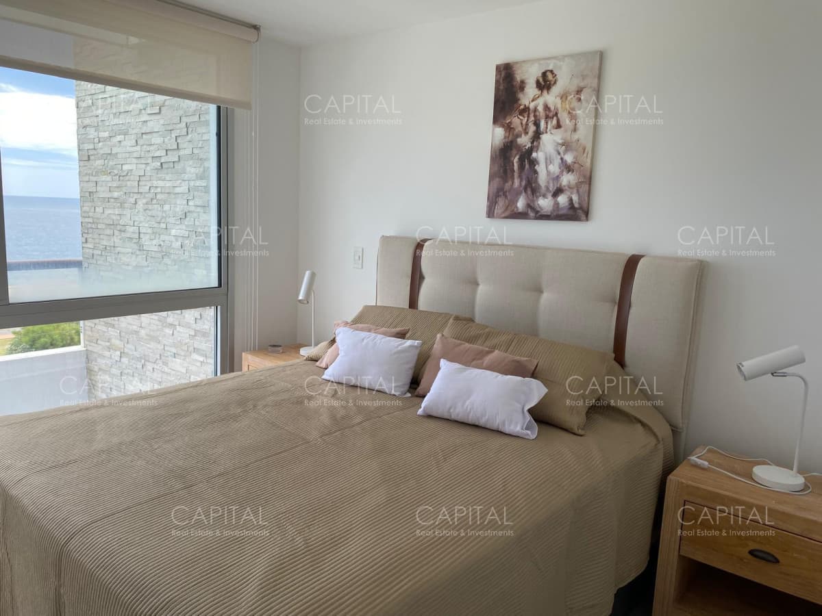 Penthouse Duplex en edificio Isabel en playa Mansa Punta del Este