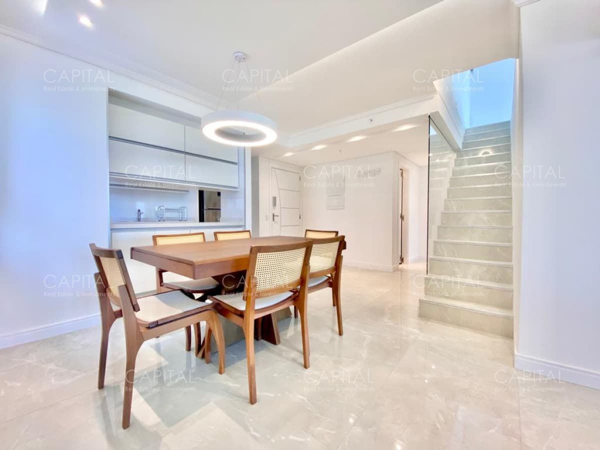 Penthouse Duplex de tres dormitorios en venta, Punta del Este