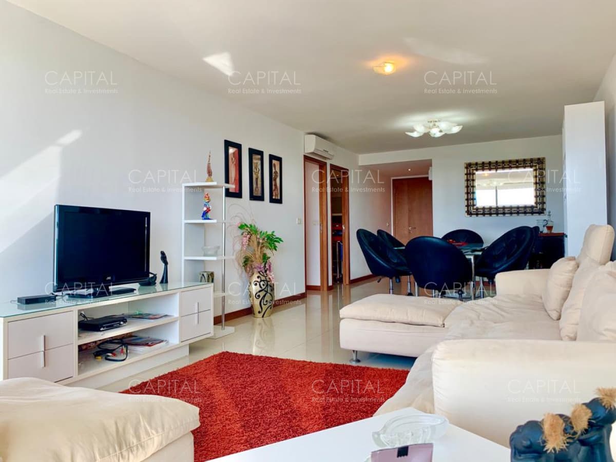Apartamento de Tres Dormitorios en Venta