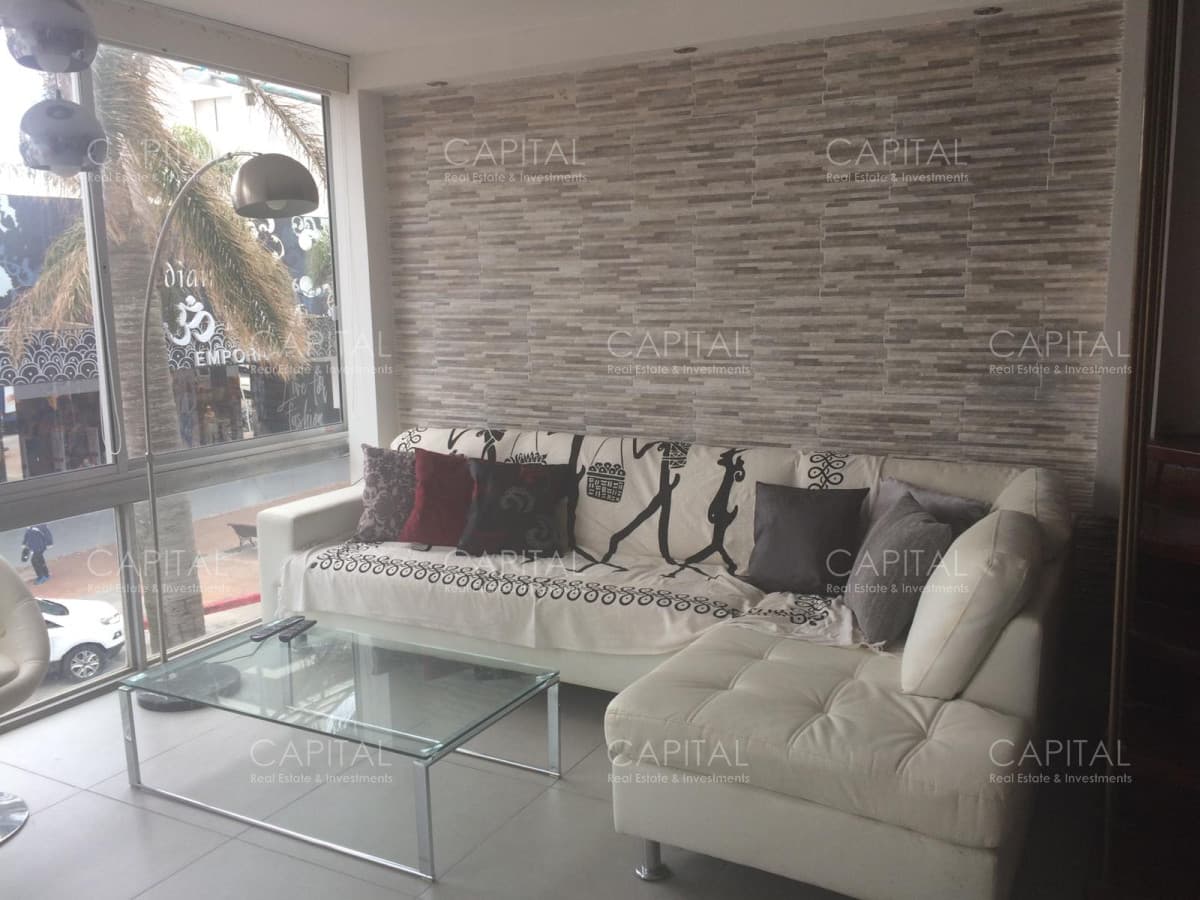 Apartamento de Tres Dormitorios en Península - Venta - Alquiler Temporada - Anual