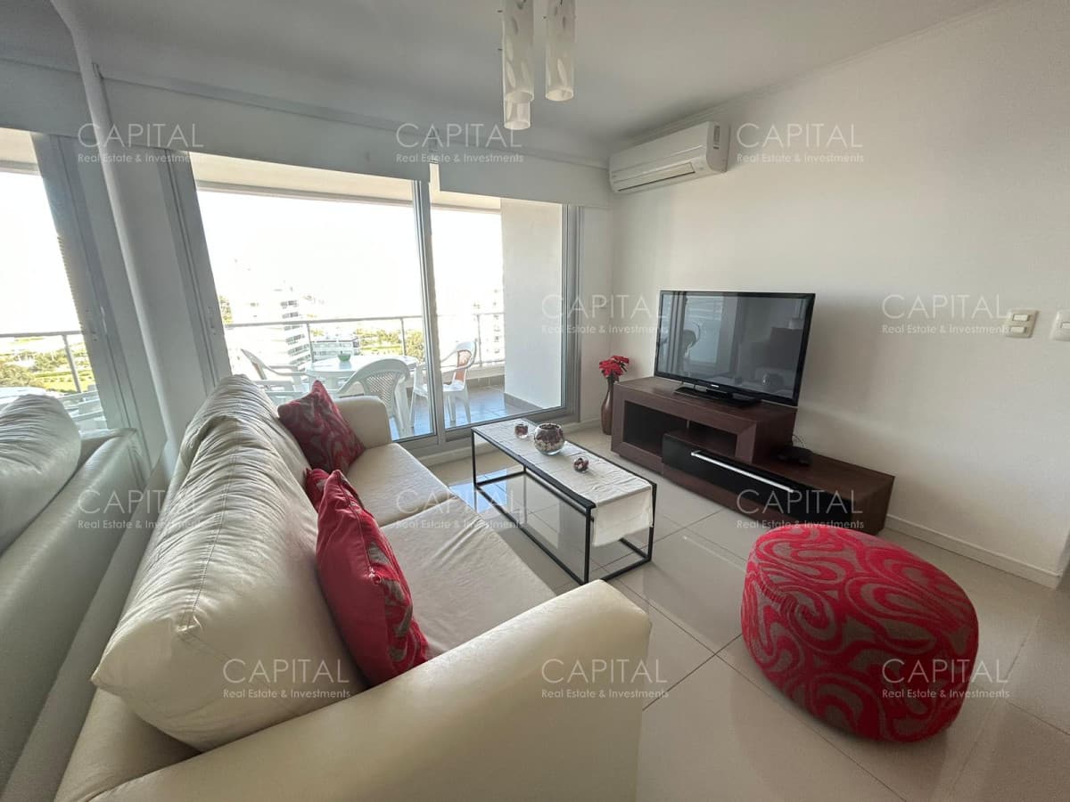Apartamento en venta, edificio con servicios de categoría.