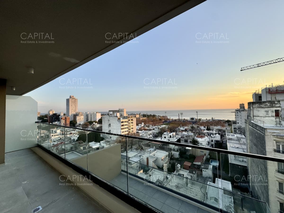 Penthouse de dos dormitorios con vista al mar a estrenar en Parque Rodo