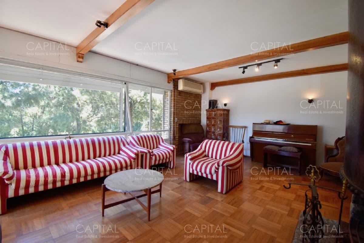 Venta de apartamento de cuatro dormitorios en La Blanqueada Montevideo