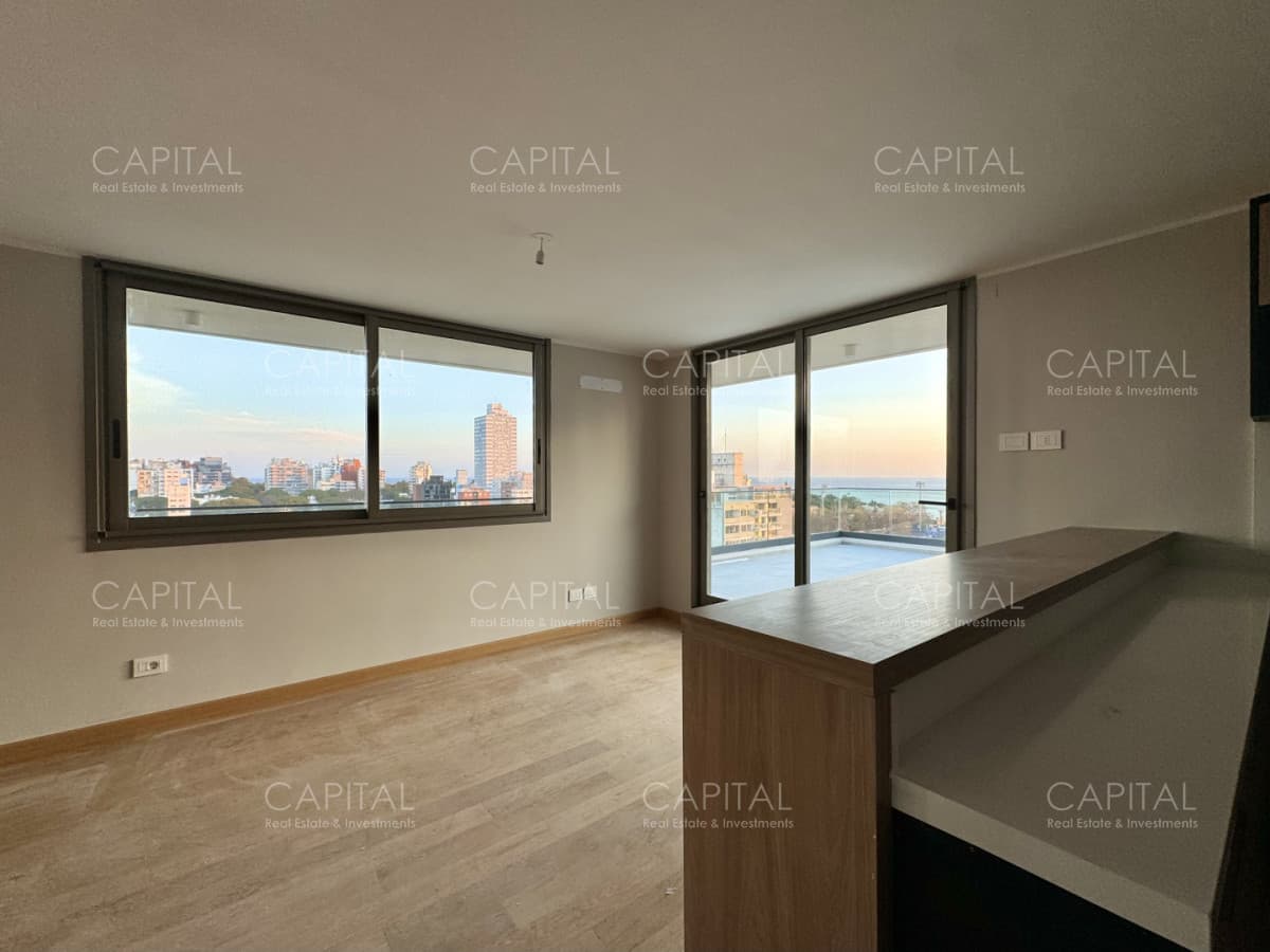 Apartamento de un dormitorio con parrillero propio y vista al mar en Parque Rodo