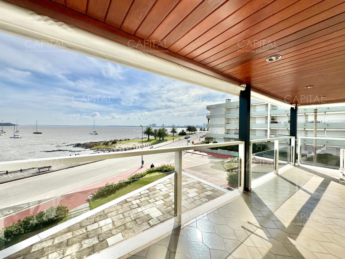 Apartamento frente al puerto de Punta del Este en Alquiler