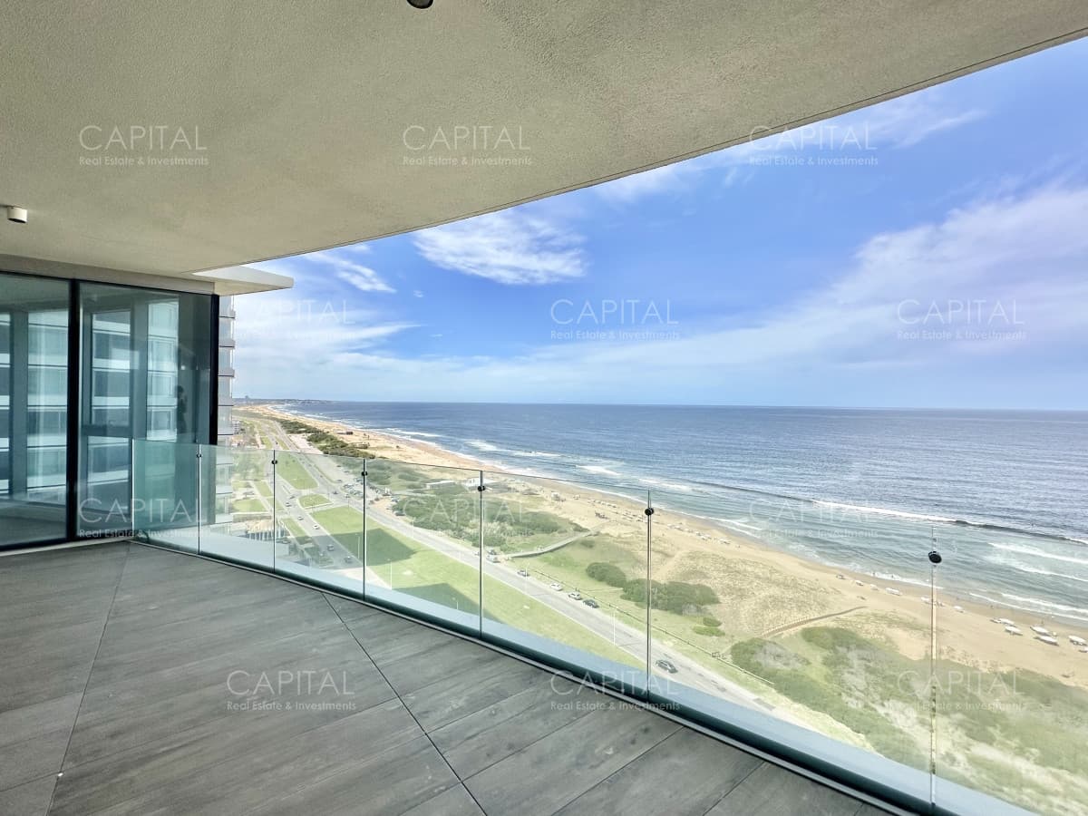 Apartamento primera linea de tres dormitorios. Punta del Este - Trump Tower en Venta