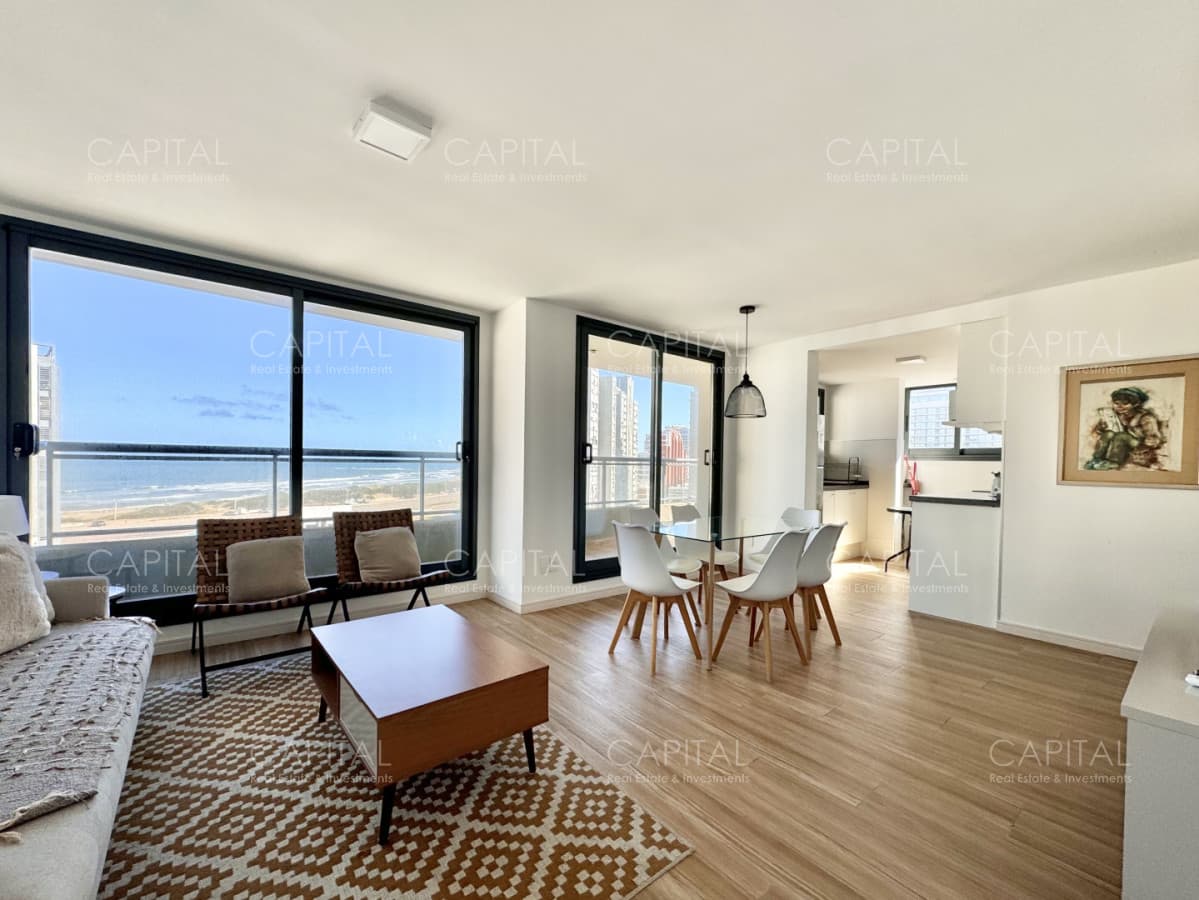 Apartamento de dos dormitorios con vista al Mar en Playa Brava, Punta del Este.