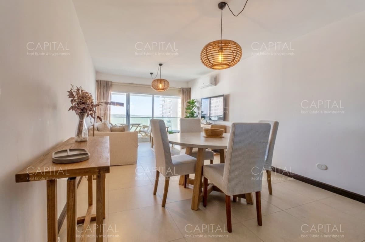 Departamento en venta de 2 dormitorios en Playa Mansa