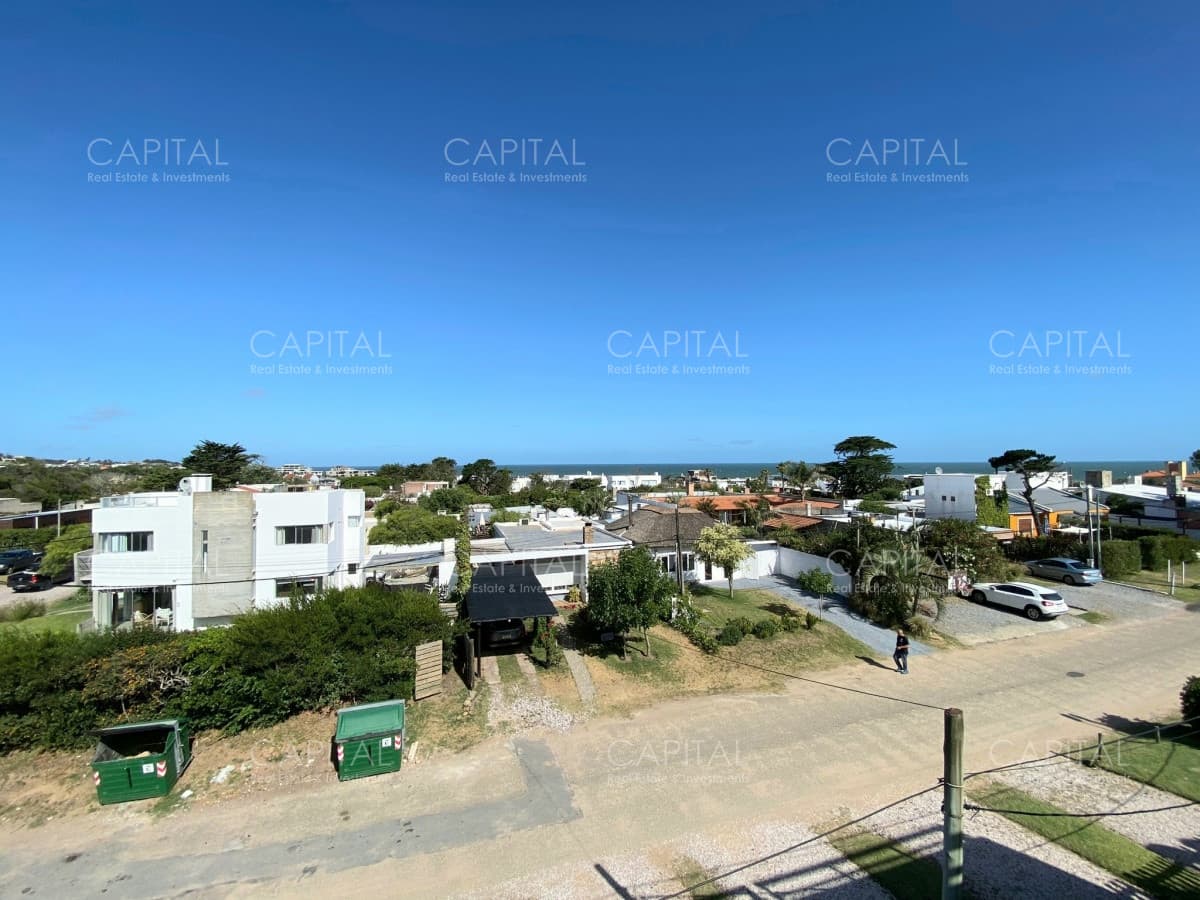 Apartamento de dos dormitorios en Manantiales Parrillero Propio