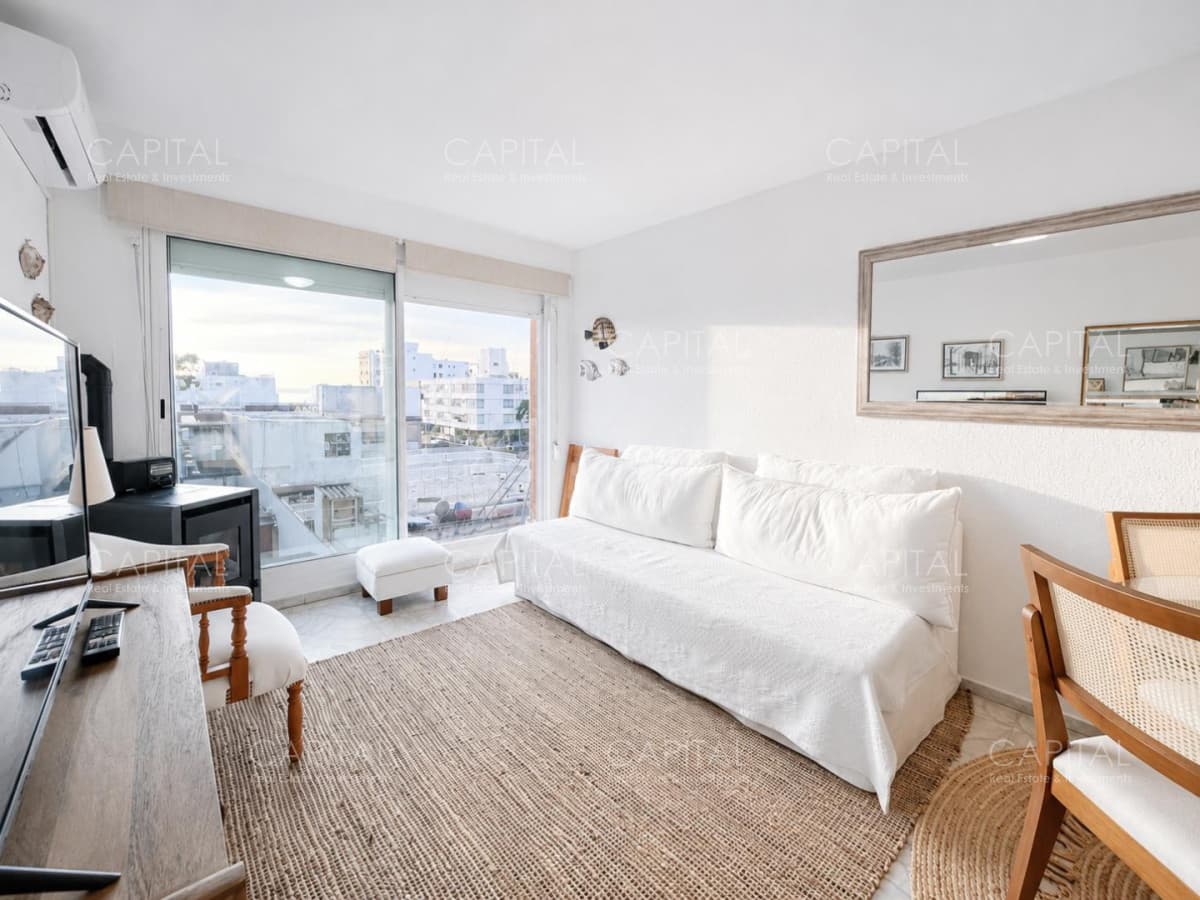 Apartamento Reciclado de Un Dormitorio en Venta Península de Punta del Este