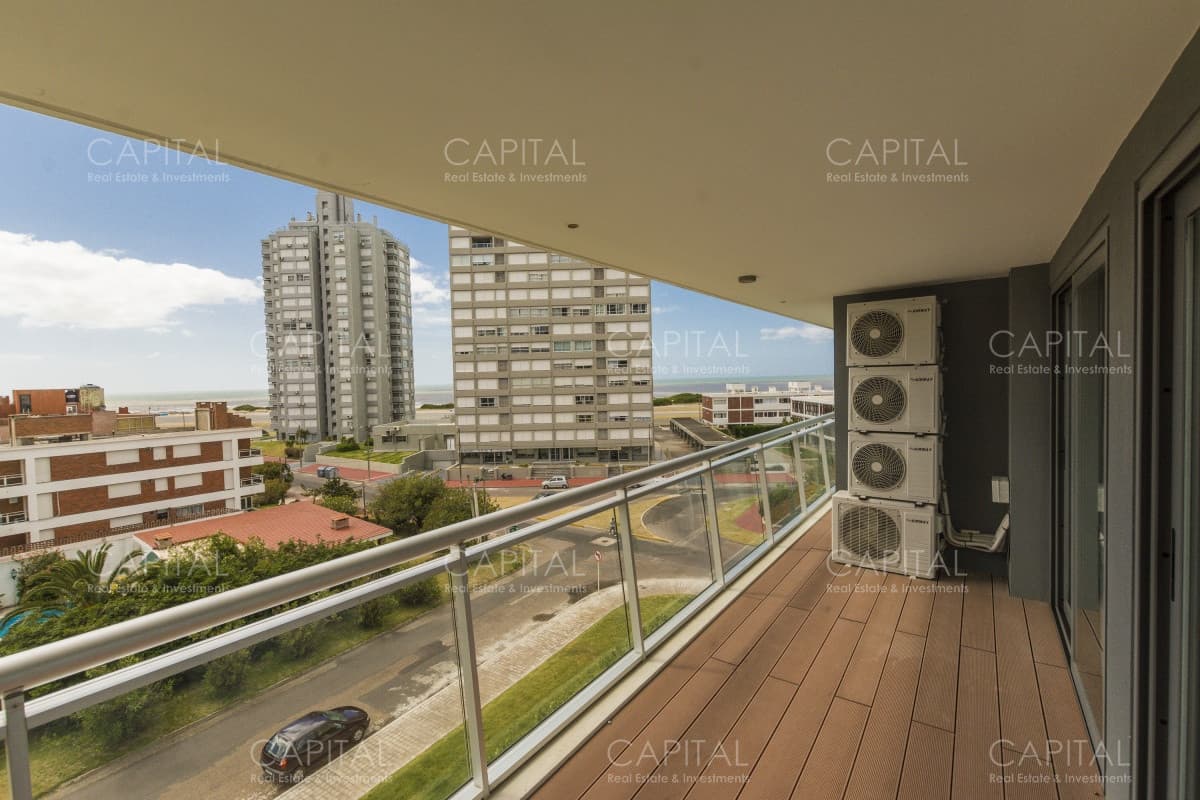 Departamento en venta y alquiler de tres dormitorios con muy buenos servicios