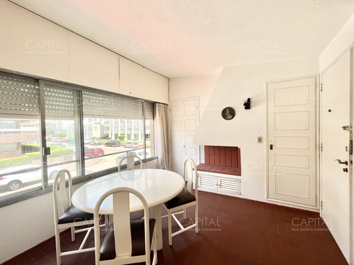 Departamento en Venta de Un Dormitorio en Peninsula, Punta del Este