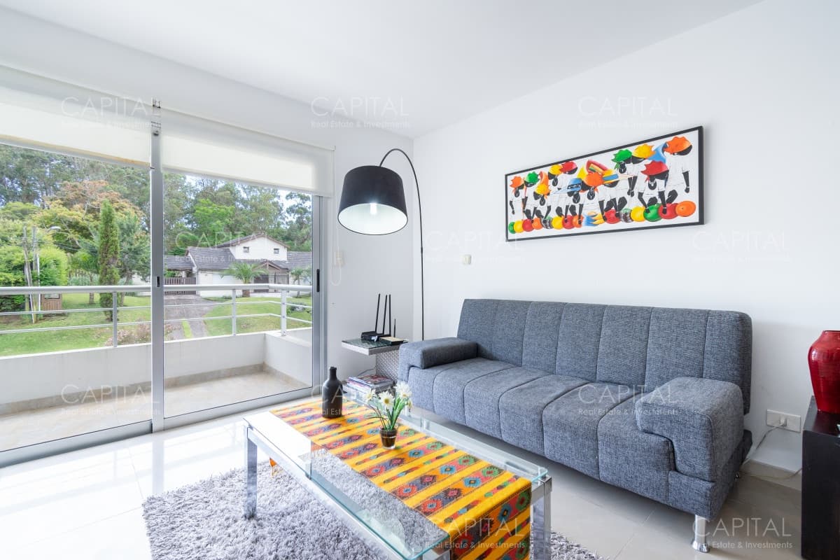 Muy buen apartamento de un dormitorio en Venta en el Golf de Punta del Este