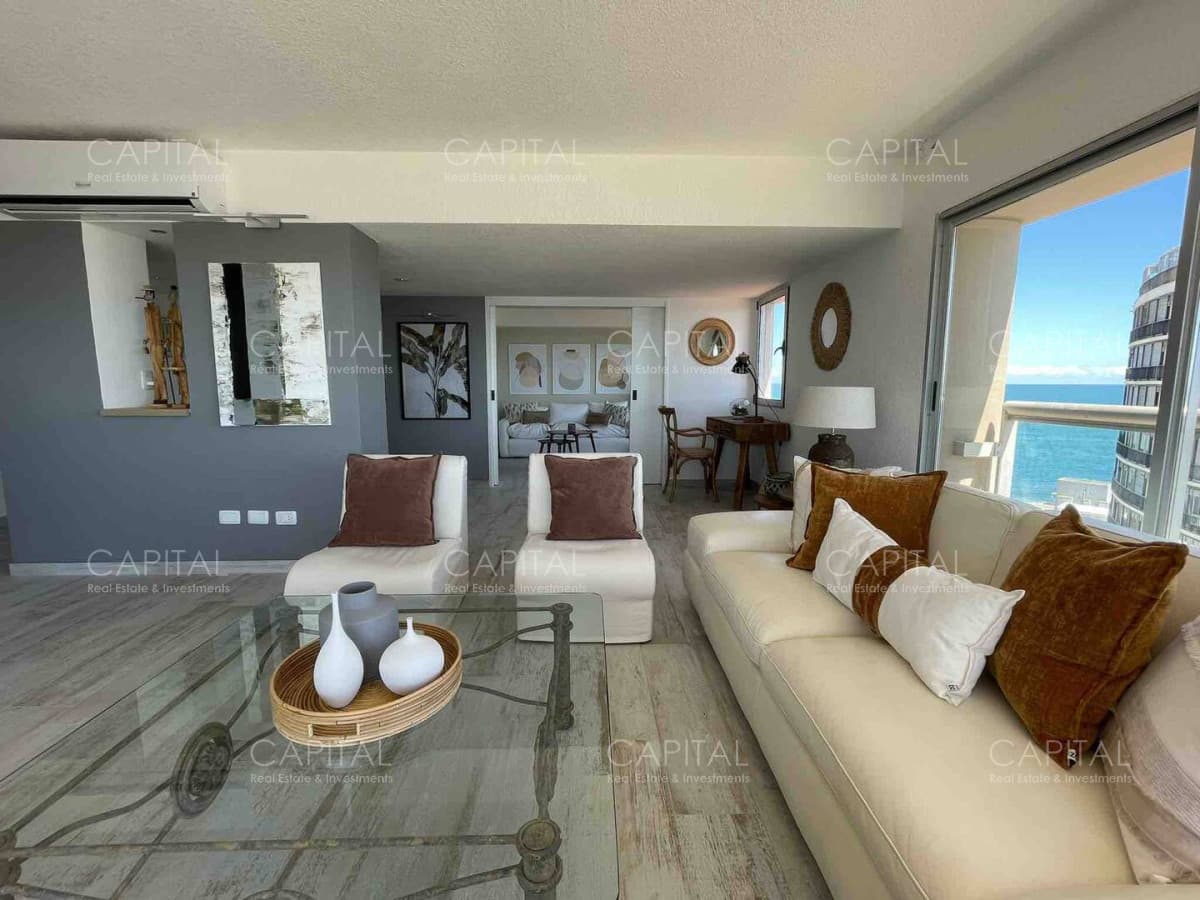 Apartamento de tres dormitorios en alquiler, Península, Punta del Este