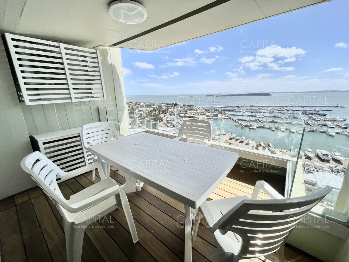 Fontemar Punta del Este Apartamento de 4 dormitorios con vista al puerto en venta