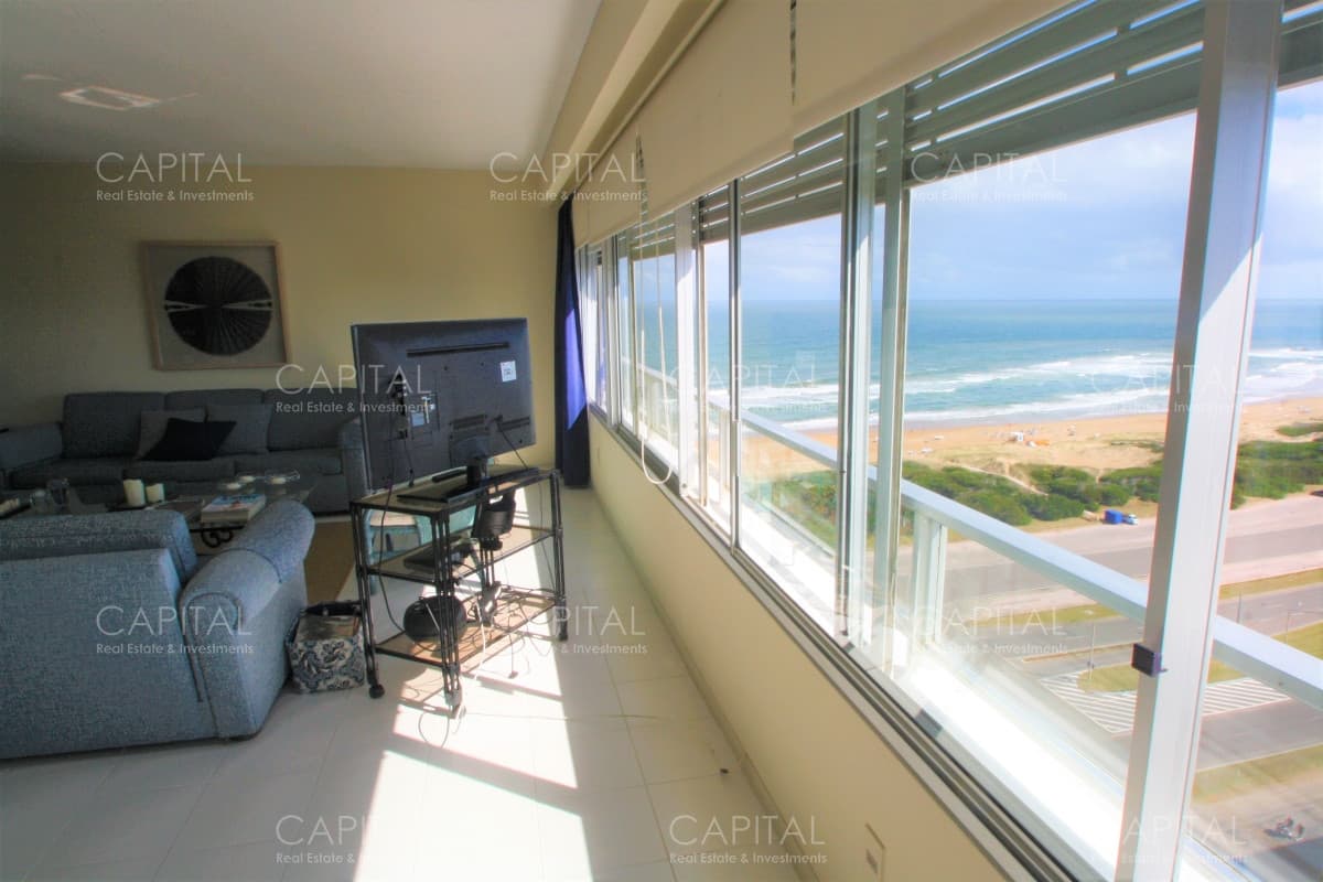 Tiburon en venta y alquiler frente a Playa Brava