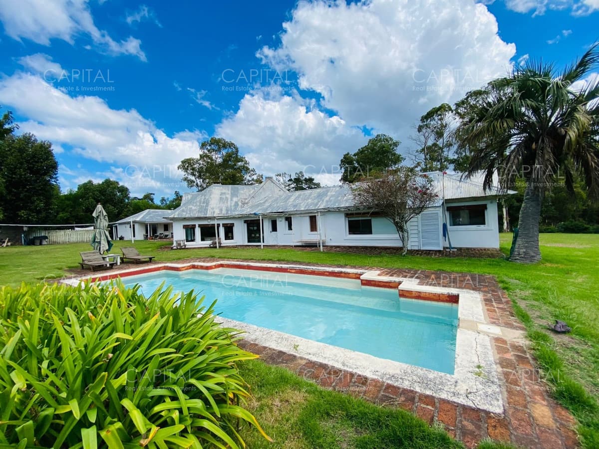 Chacra en Venta Cinco Dormitorios y Dependencia en Miramar Acres