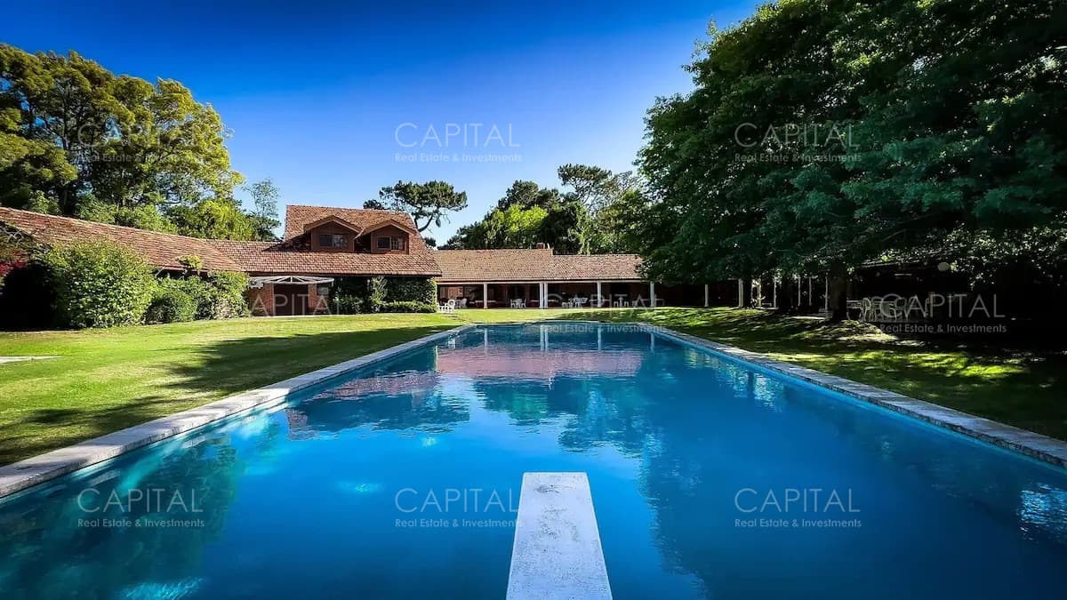Mansión en Beverly Hills de doce dormitorios en suite en Venta