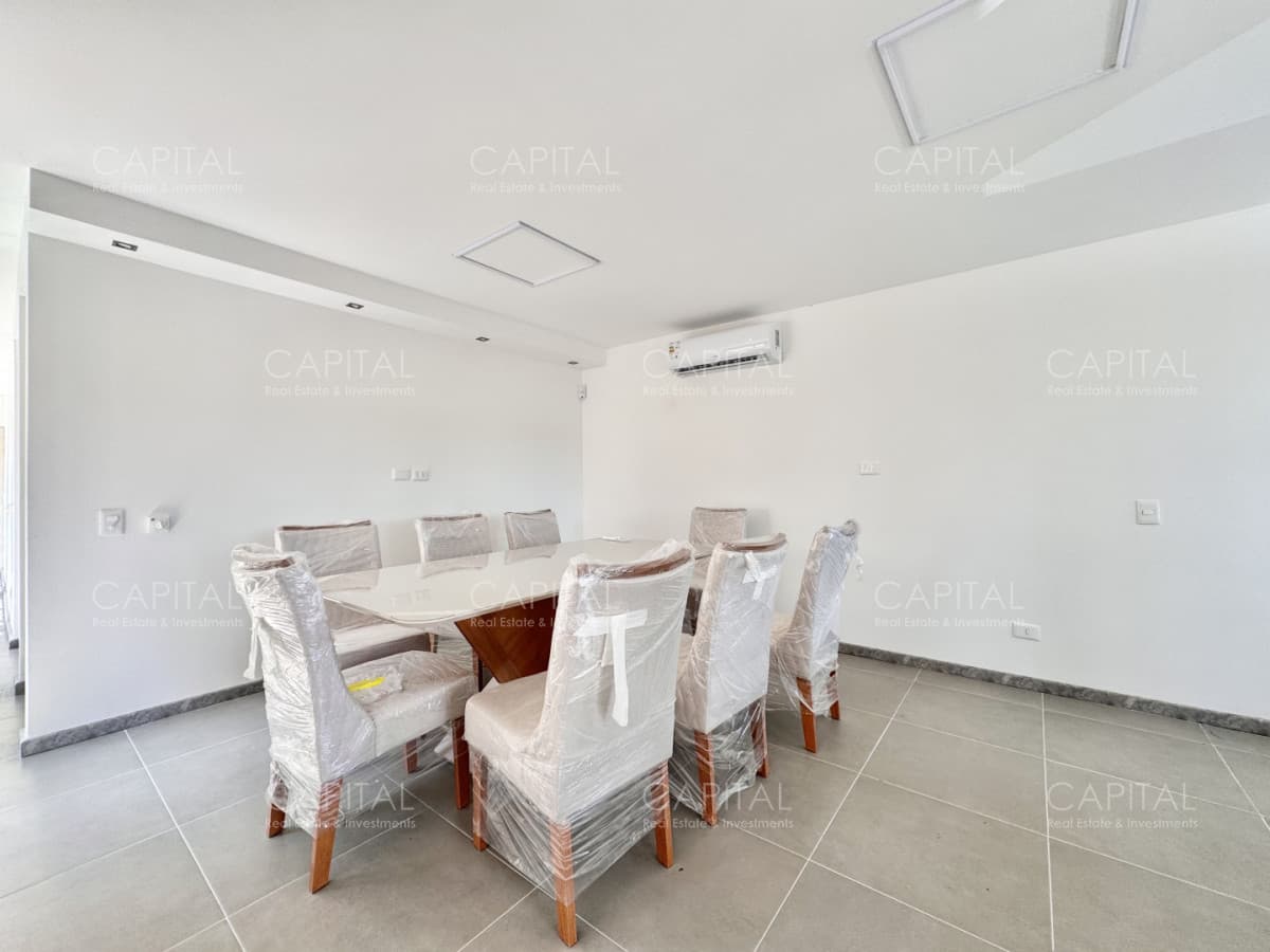 Casa de 4 dormitorios en venta, Zona Colegios, Punta del Este.