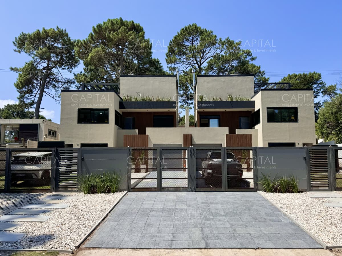 Casa de 4 dormitorios en venta, Zona Colegios, Punta del Este.