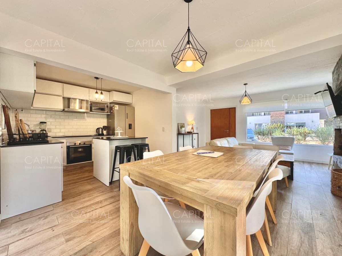 Casa de tres dormitorios en Solanas en Venta