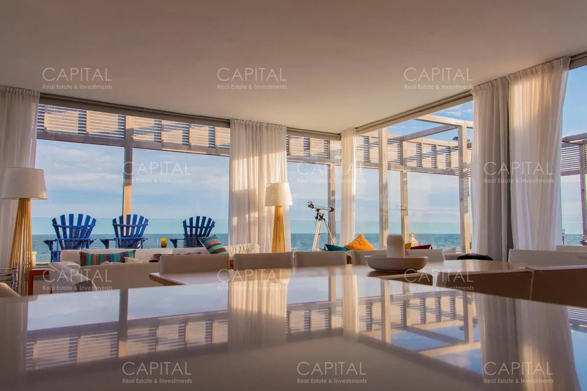 José Ignacio Casa Sobre el Mar en Venta