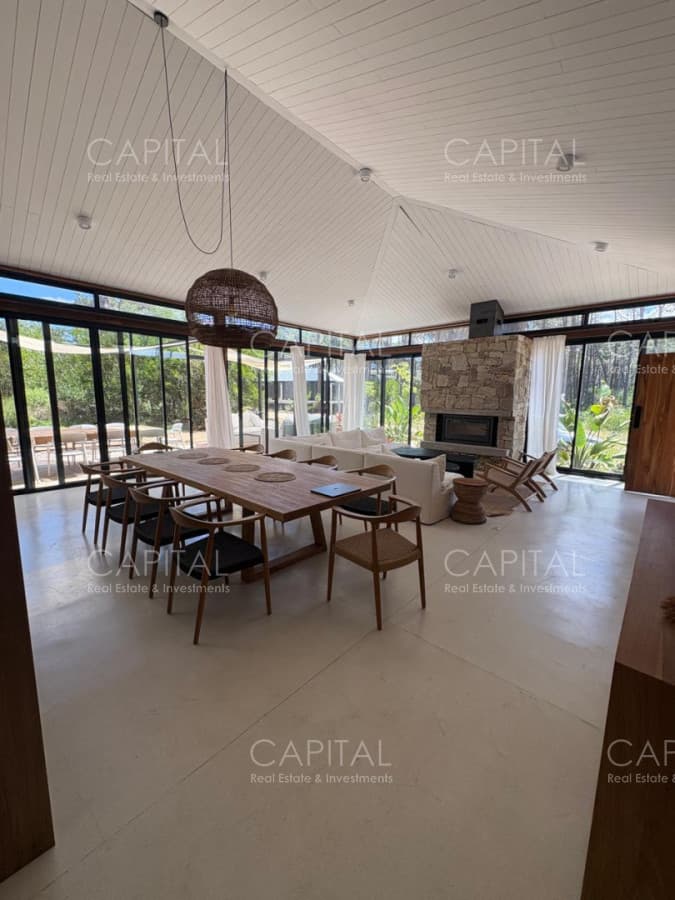 Casa con piscina en barrio privado Reserva Montoya en La Barra