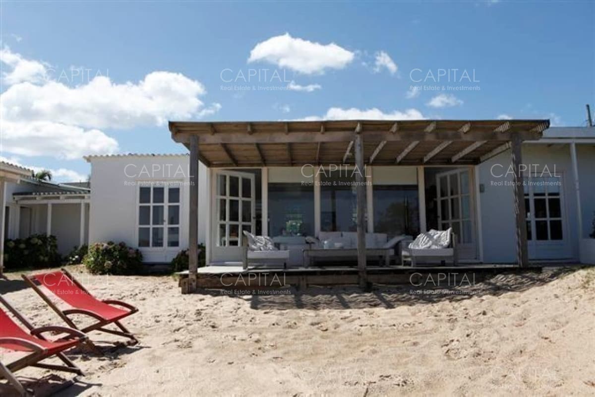 Excepcional casa sobre la arena en La Desembocadura de La Barra