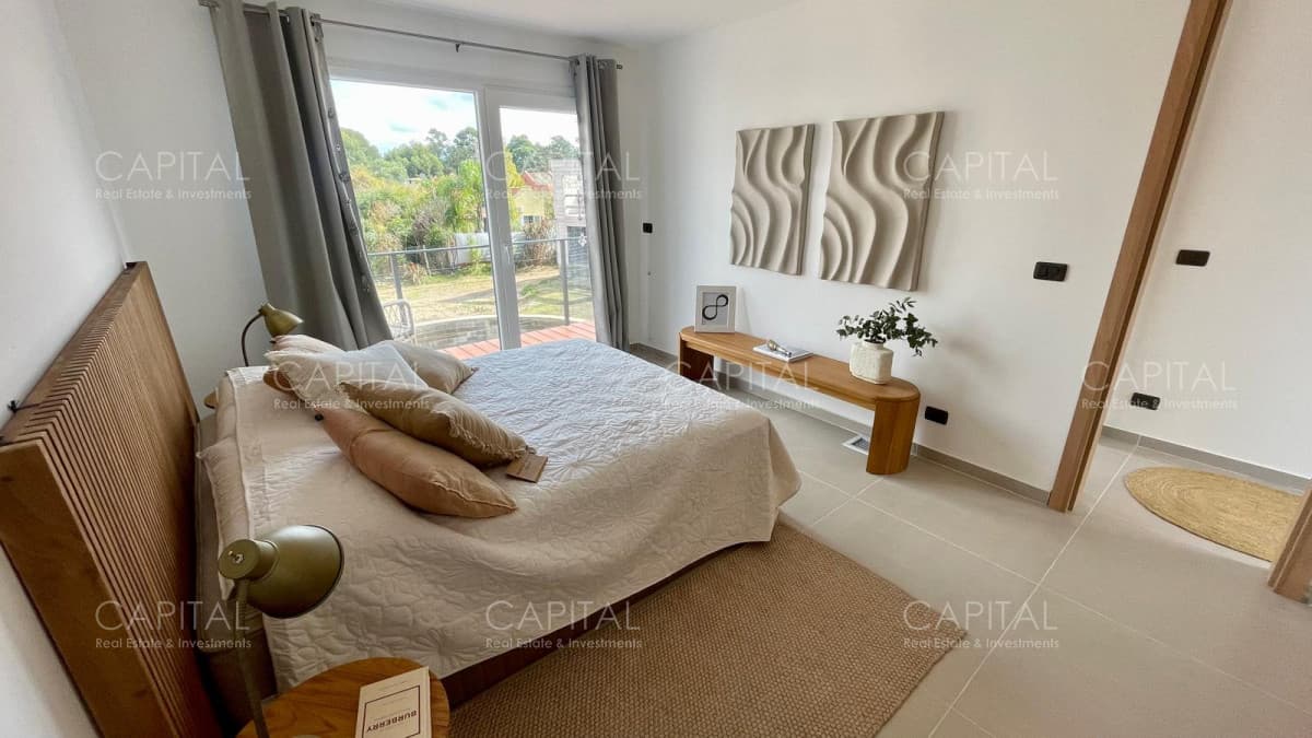Casa de tres dormitorios y tres baños en Venta en La Barra