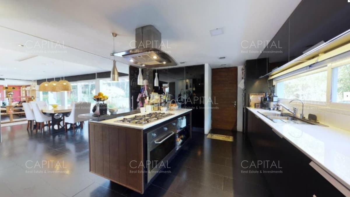 Casa Moderna en Barrio Privado La Arbolada en Venta
