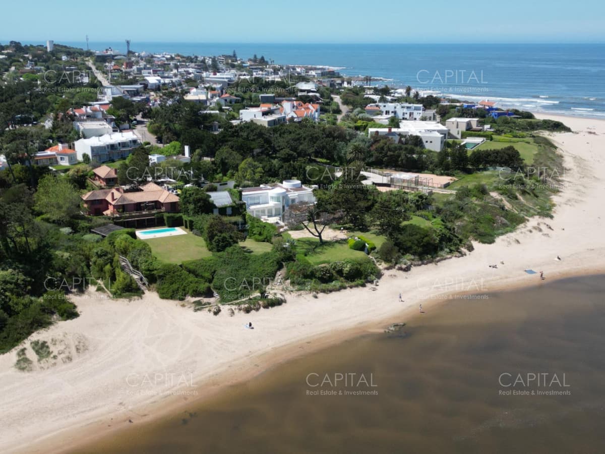 Casa Sobre Playa La Barra En Venta