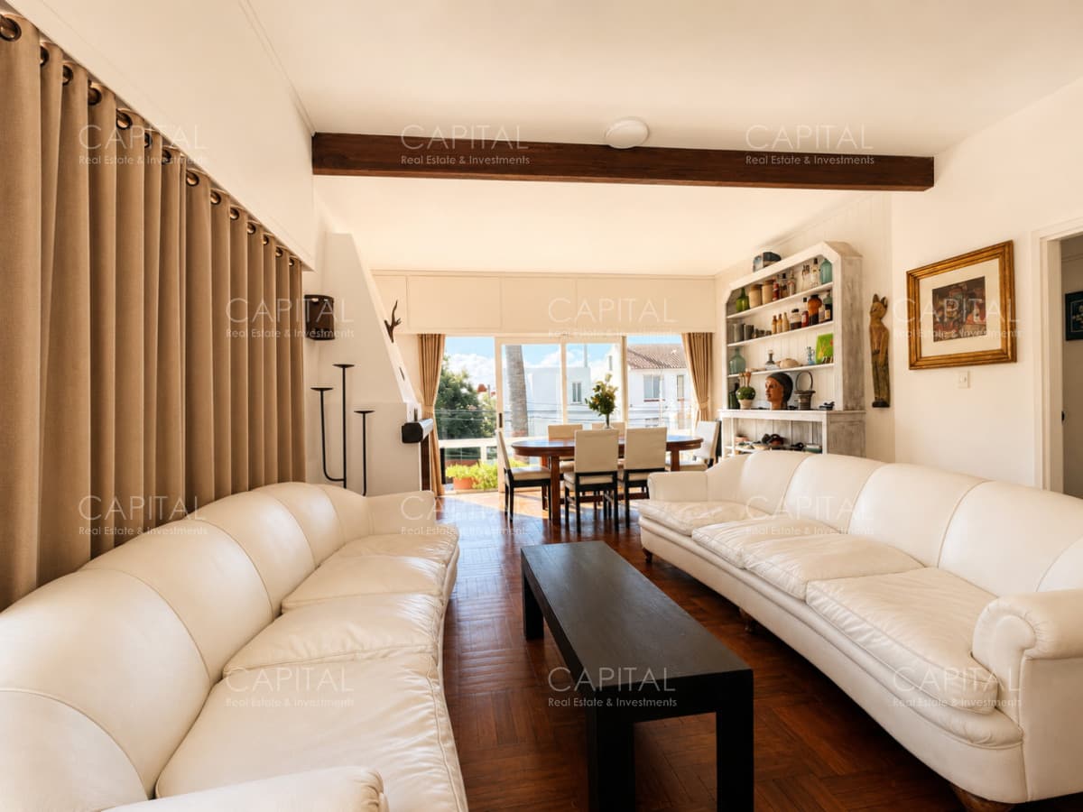 Casa en venta de 4 dormitórios en península
