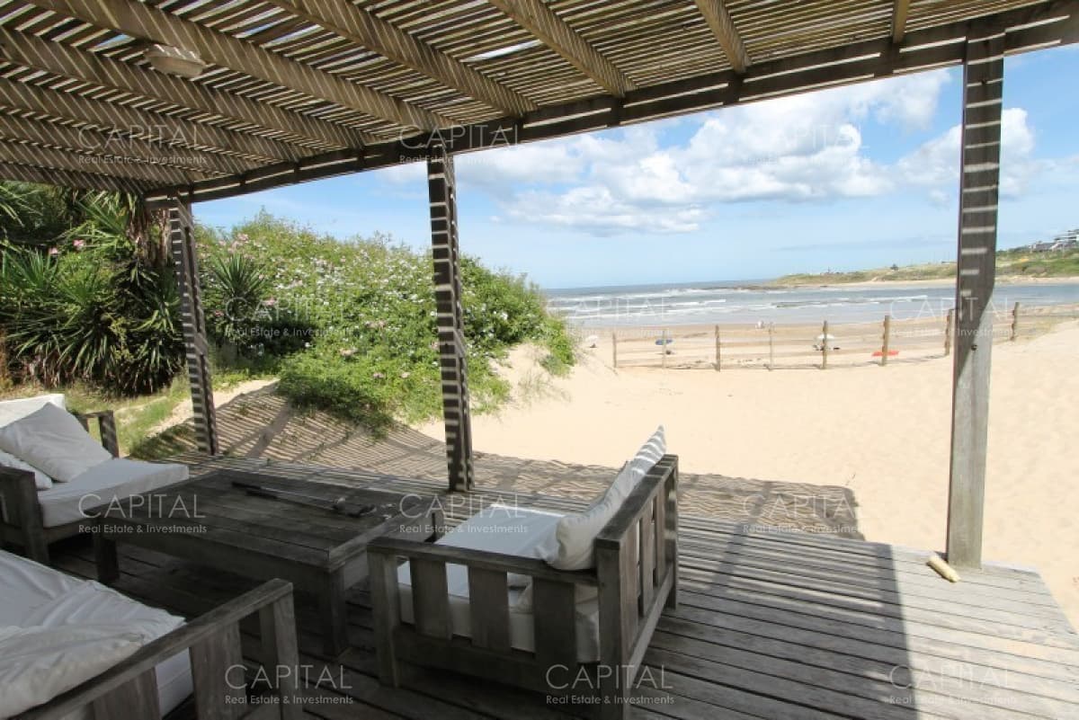 Excepcional casa sobre la arena en La Desembocadura de La Barra