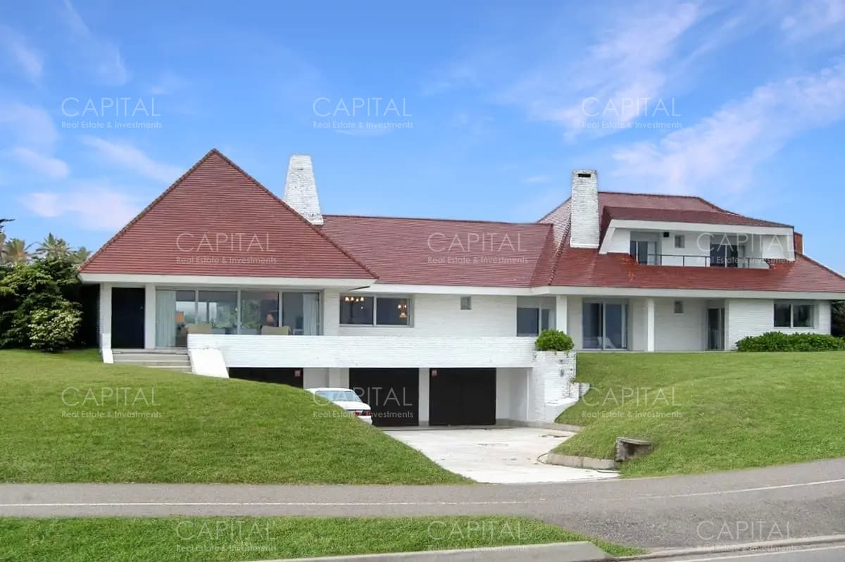 Casa Primera Fila en Venta Playa Mansa