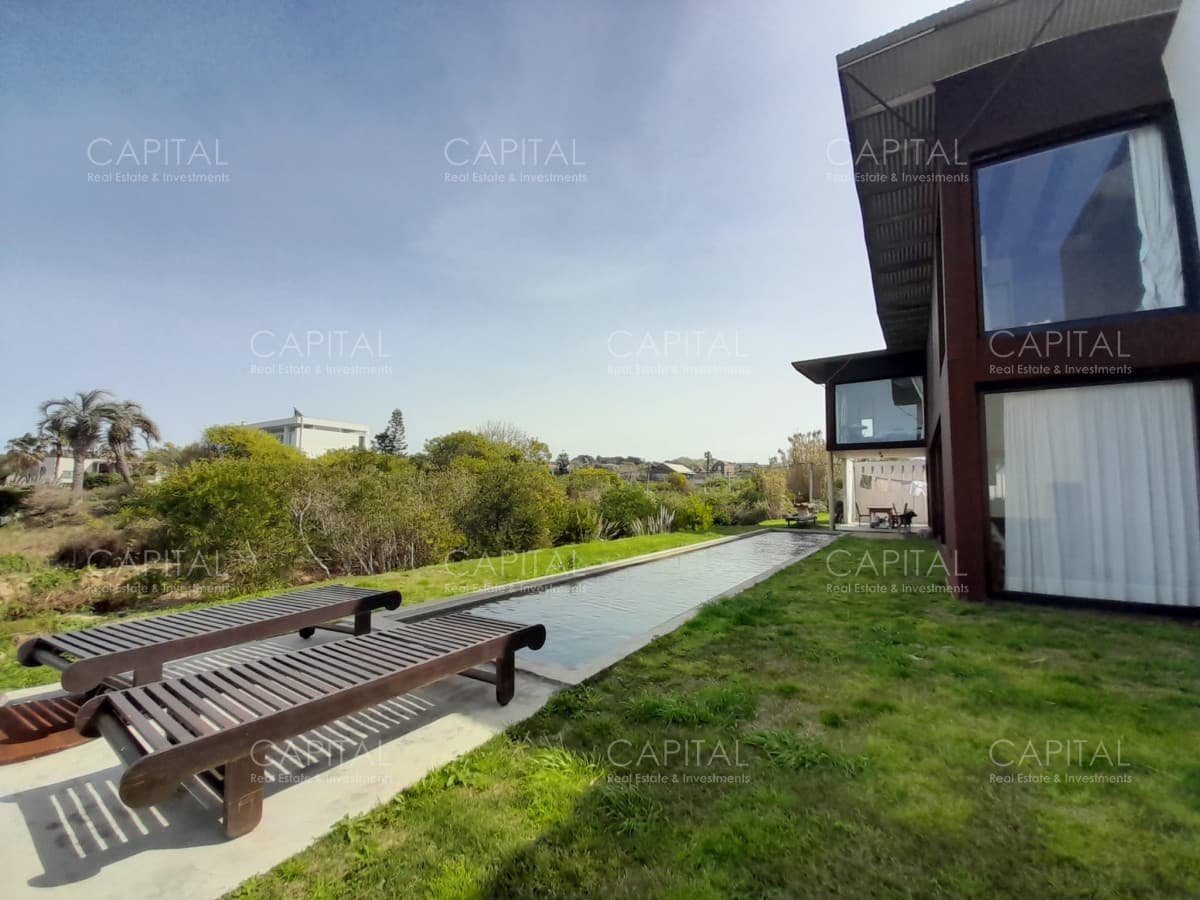 Venta De Casa En Punta Piedra, Manantiales