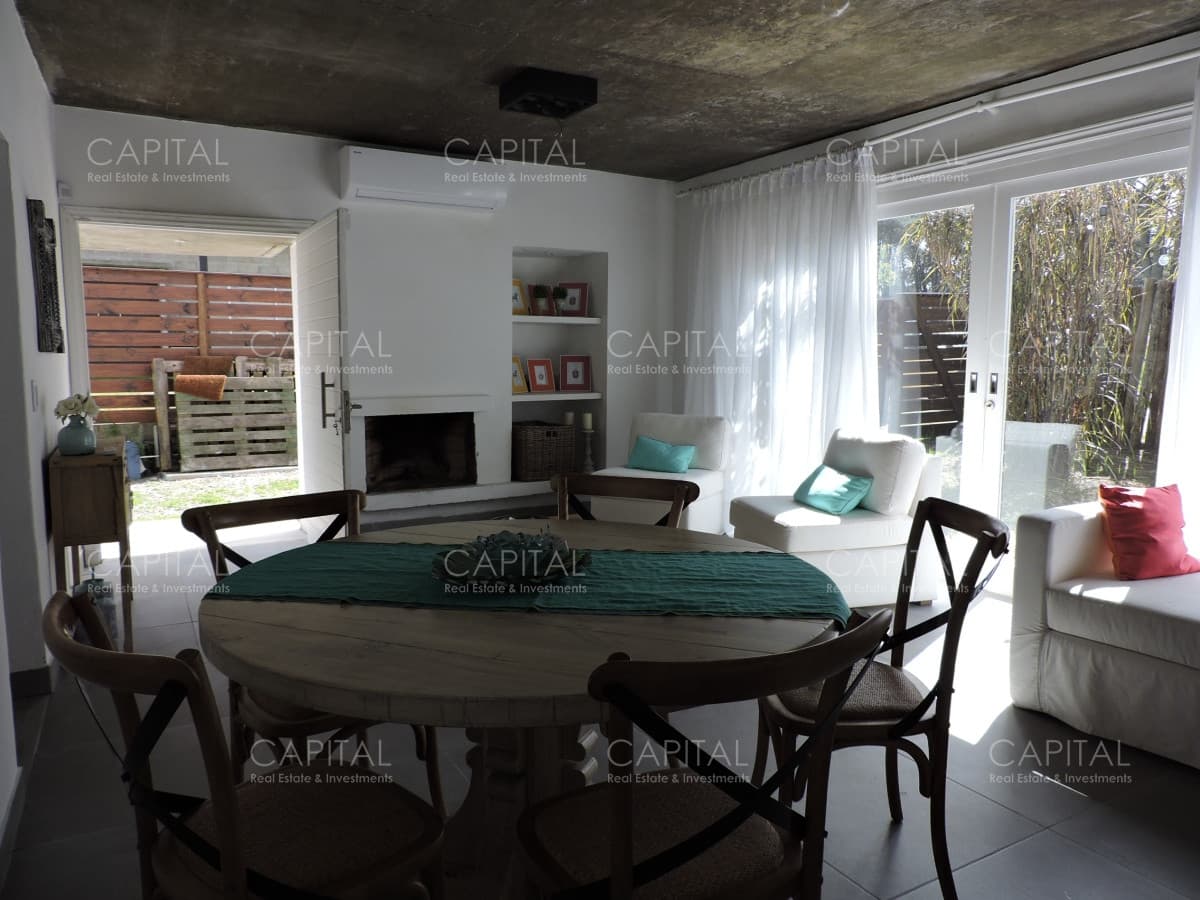 Muy linda casa en Manantiales de 3 Dorm y dependencia a pasos del mar