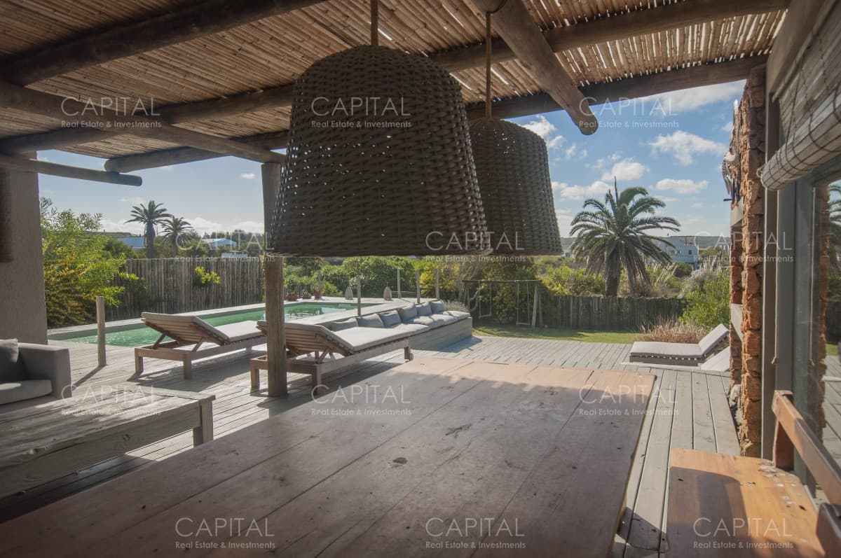 Casa de Cuatro Dormitorios en Alquiler en , Jose Ignacio