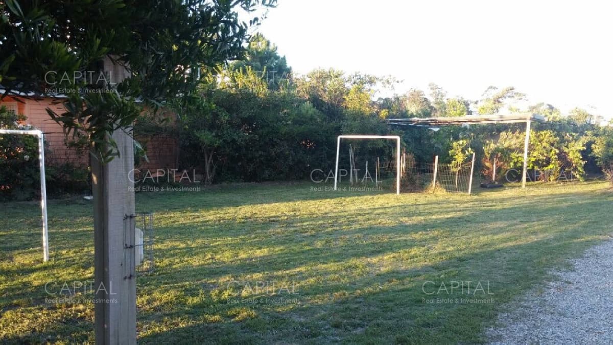 Casa en Balneario Buenos Aires, 5 dormitorios