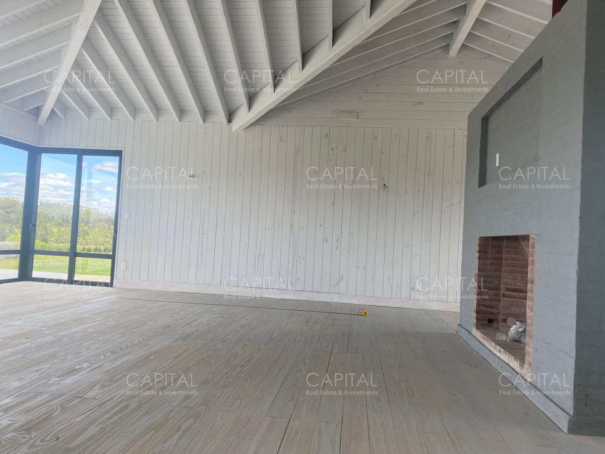 Casa de Cinco dormitorios en Venta en Pueblo Mio
