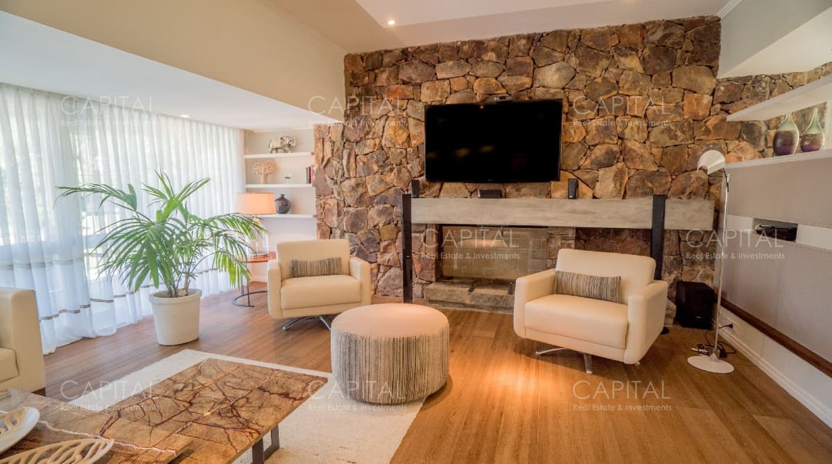 Casa en Venta con Piscina Punta del Este Playa Mansa